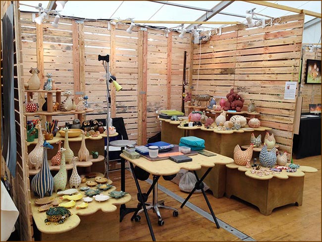 Stand de Jen Robinson, céramiste animalière.